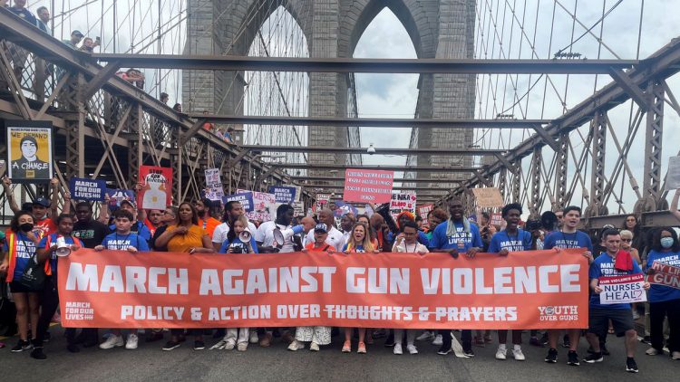 People cross the Brooklyn Bridge as they attend “March for Our Lives” rally, one of a series of nationwide protests against gun violence, New York City, U.S., June 11, 2022. (REUTERS/Eric Cox photo) 