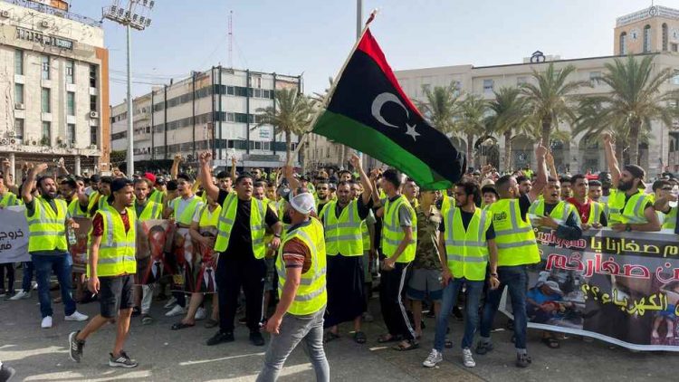 The Tobruk protesters, accusing the parliament of treason and stealing public money