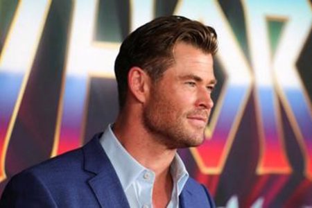 Chris Hemsworth poses on the red carpet at the premiere of Marvel Studios “Thor: Love and Thunder” at the El Capitan Theatre in Los Angeles, California, U.S., June 23, 2022. REUTERS/David Swanson