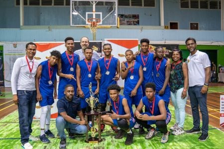 Boys U18 champions Aroaima