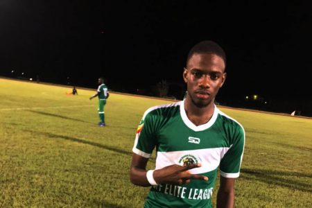 Den Amstel scorer Antwoine Gill
