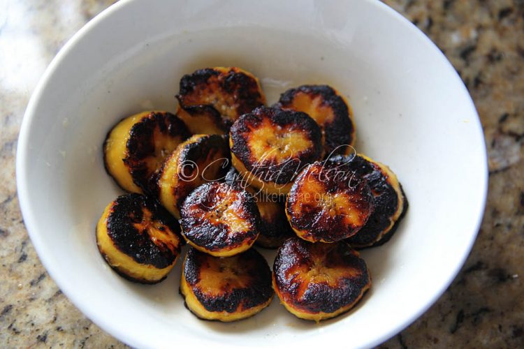 Ripe plantains fried until burnt (Photo by Cynthia Nelson)