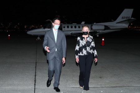 U. S. Senator Marsha Blackburn walks with an unidentified official after arriving in Taipei, Taiwan, Aug 25. 2022. (Source - Twitter @MarshaBlackburn)