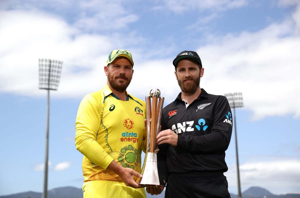 Australia skipper Aaron Finch and New Zealand’s Kane Williamson with the Chappell-Hadlee Trophy.