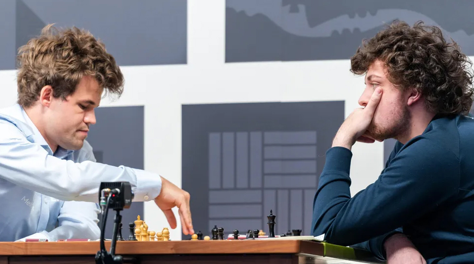 Carlsen vs Niemann: Cheating on chessboard