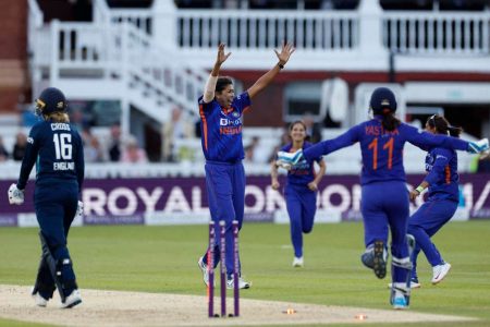 India’s Jhulan Goswami celebrates with the trophy and teammates after
winning the series Action Images via Reuters/Peter Cziborra