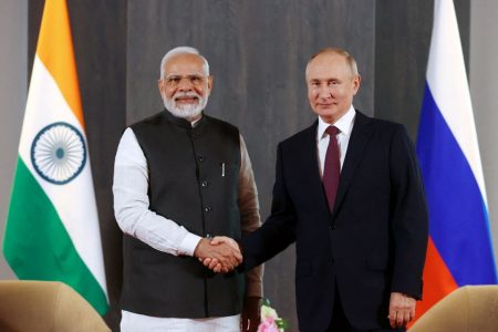 Russian President Vladimir Putin and Indian Prime Minister Narendra Modi attend a meeting on the sidelines of the Shanghai Cooperation Organization (SCO) summit in Samarkand, Uzbekistan September 16, 2022. Sputnik/Alexandуr Demyanchuk/Pool via REUTERS.