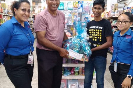 Survival Supermarket Sheriff Street reaffirmed their commitment to Nexgen Golf’s promotion of the sport for beginners by hosting their second tournament next Saturday. 