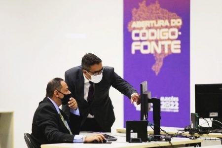 Armed Forces representatives inspect the coding of electronic voting machines that will be used for elections, at the Source Code Inspection Department of the Supreme Electoral Court in Brasilia, Brazil. August 3, 2022. REUTERS/Ueslei Marcelino/File Photo