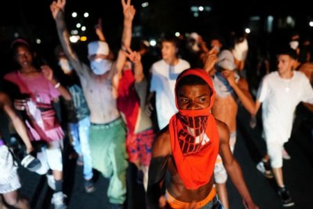 Protests over blackouts (Reuters photo)