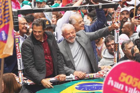 Brazil’s former President and presidential candidate Luiz Inacio Lula da Silva leads a silent march, in Sao Paulo, Brazil October 1, 2022. REUTERS/Mariana Greif
