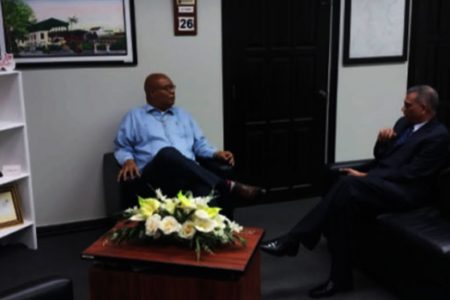 Earlier yesterday, Minister of Public Works, Juan Edghill (left) received a courtesy call at his office, from Virjanand Depoo, Ambassador (designate) of Guyana to Suriname.
Depoo will soon take up his duties in Suriname, a release from the ministry said. (Ministry of Public Works photo)