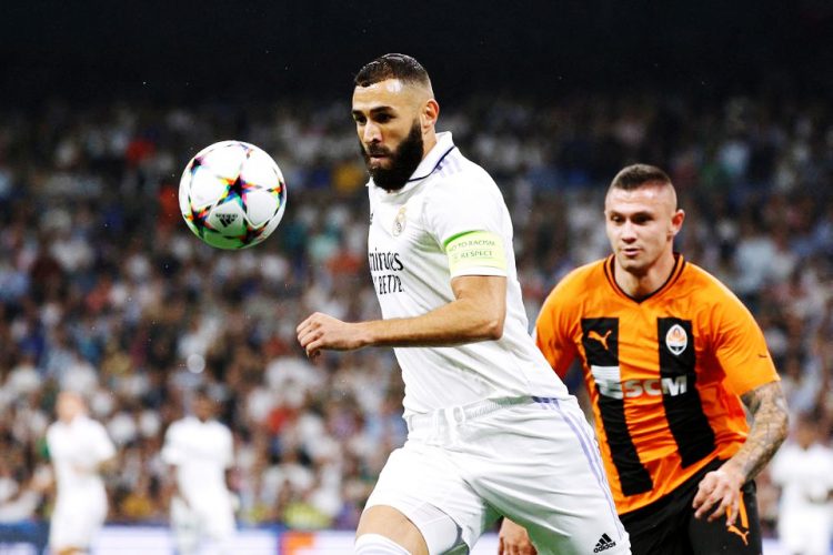 Real Madrid’s Karim Benzema in action with Shakhtar Donetsk’s Oleksandr Zubkov REUTERS/Susana Vera/File Photo.