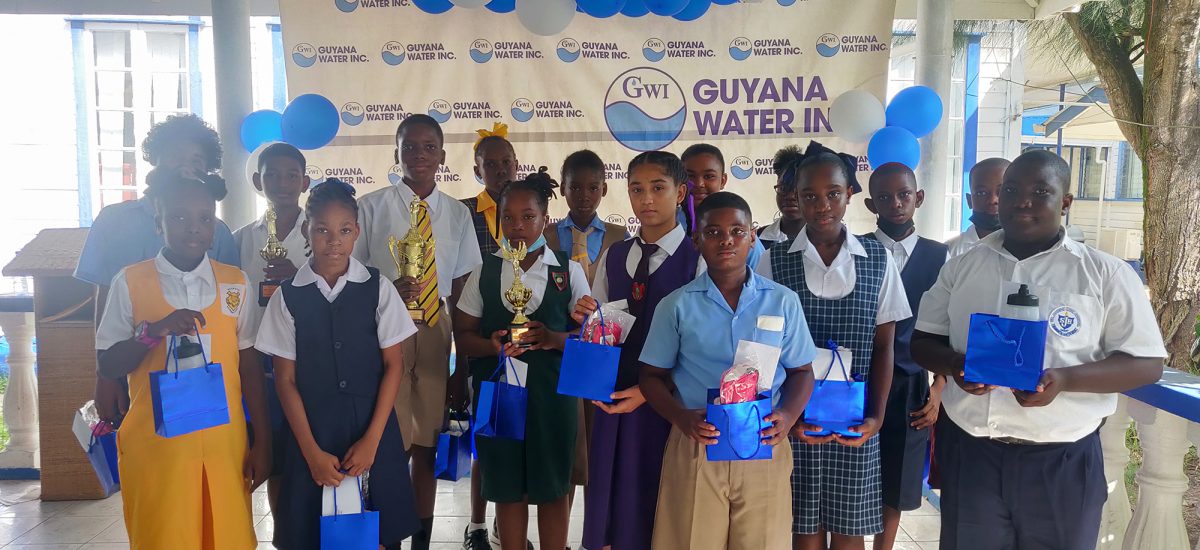The pupils awarded (GWI photo)