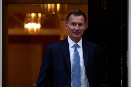  New Chancellor of the Exchequer Jeremy Hunt leaves 10 Downing Street in London, Britain, October 14, 2022. REUTERS/Henry Nicholls