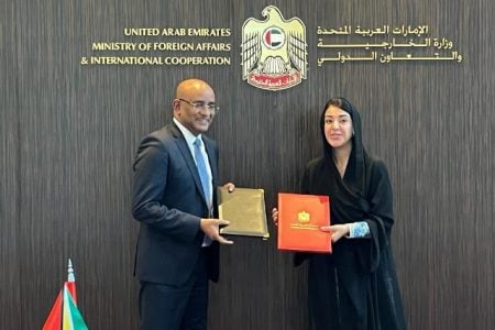 Vice President Bharrat Jagdeo (left) with a UAE official. 