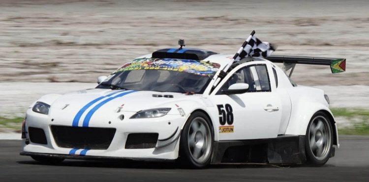 Mark Vieira takes home the Group 4 flag yesterday at the South Dakota Circuit. (GT callouts photo) 