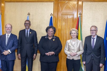 Paul Kagame (second from left) is joined by Mia Mottley, Barbadian prime minister (third from left); Ursula von der Leyen, President of the EU Commission (fourth from left); Werner Hoyer, President of the European Investment Bank Group (right); and Holm Keller, Chairman of kENUP Foundation, for the launch of Pharmaceutical Equity for Global Public Health Initiative. / Village Urugwiro