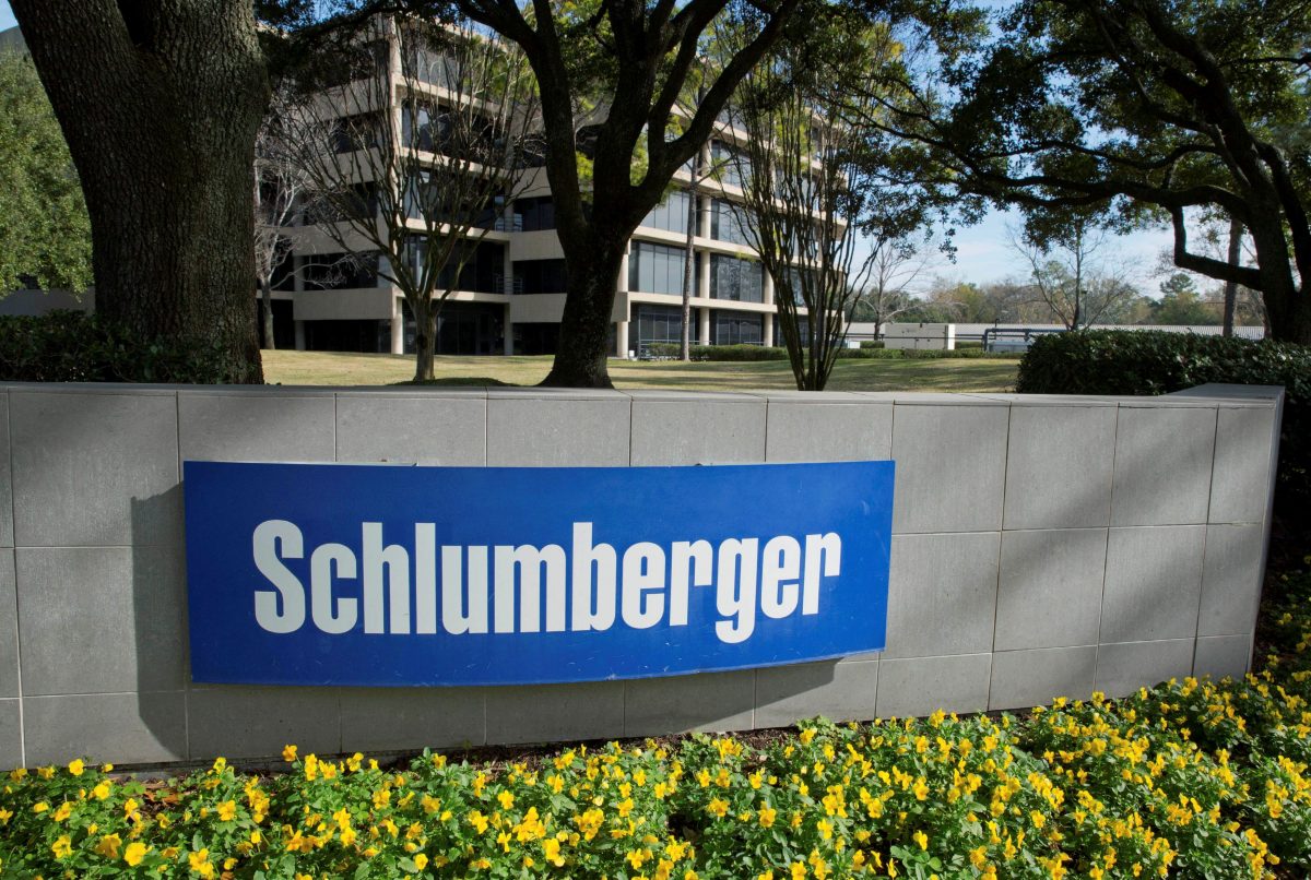 FILE PHOTO: The exterior of a Schlumberger Corporation building is pictured in West Houston January 16, 2015.   REUTERS/Richard Carson/File Photo