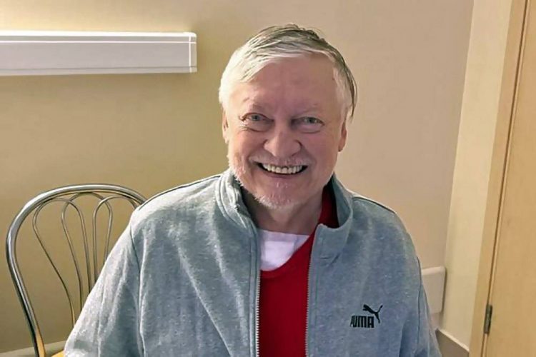 FIDE president Arkady Dvorkovich has confirmed that 13th world chess champion Anatoly Karpov, who had been involved in an accident and was hospitalised, has been released from hospital and is doing well. During his hospital stay, Karpov sent greetings to Cap d’Agde, France where a rapid chess festival has been held in his honour and name for the past 20 years. (Photo: Natalya Bulanova via Europe Echecs)

