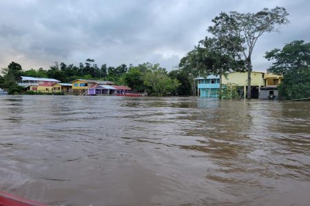 The overflowing Cuyuni River at Eteringbang 