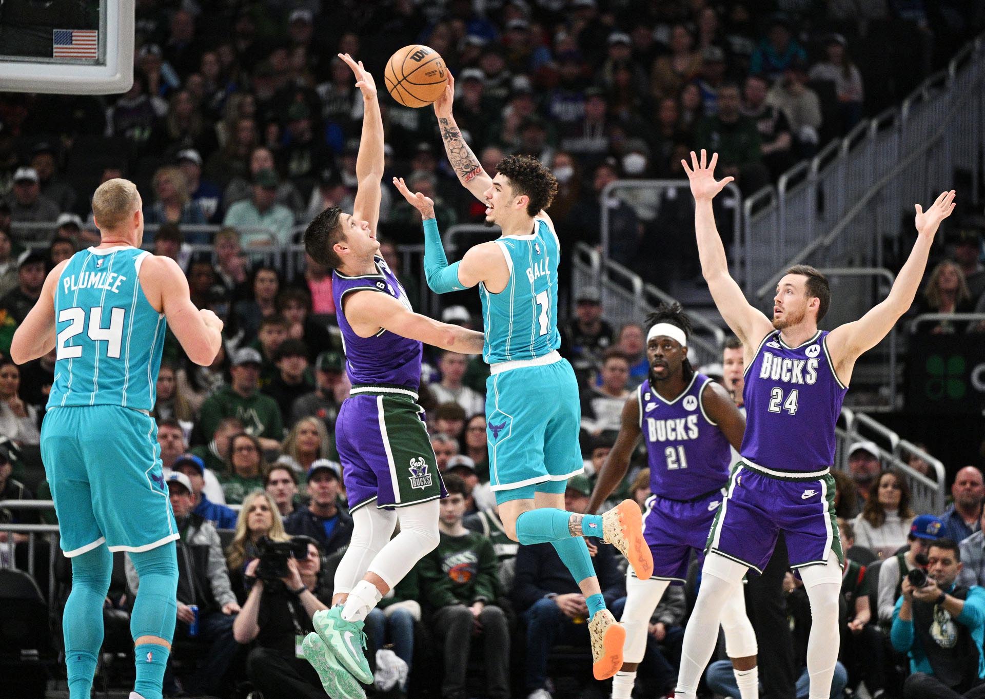 NBA Roundup: Hornets Come out Firing, Blow out Bucks