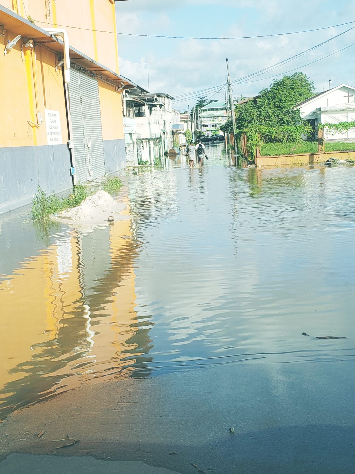 Drysdale Street under water