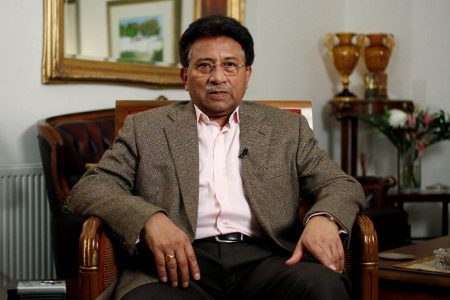 Former Pakistani President Pervez Musharraf poses for a picture after an interview with Reuters in London January 16, 2011. (Reuters photo)