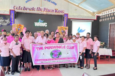  Lloyd Cameron and members of the Periwinkle Club at a recent function