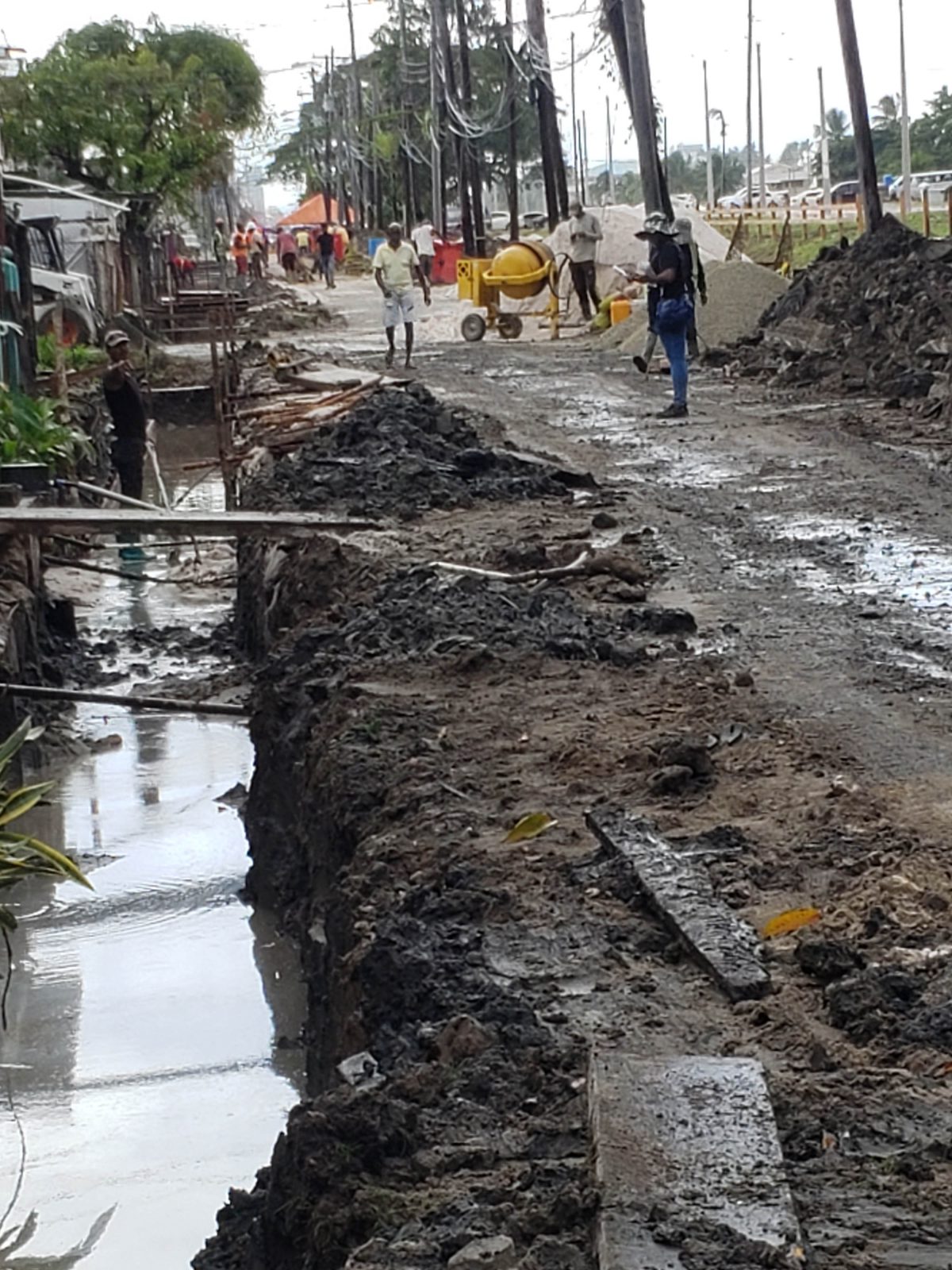 Construction of a reinforced concrete drain underway on Lamaha Street between Vlissengen Road and Middleton Street