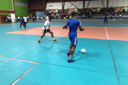 Flashback – Curtez Kellman of Sparta Boss trying to initiate an attacking phase against BV in the previous quarterfinal section in the inaugural edition of the Rocks Auto Trans and Spares Parts ‘Legendary Cup’ Futsal Championship
