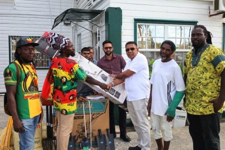 Minister of Agriculture Zulfikar Mustapha (third from right) making the presentation (Ministry of Agriculture photo)
