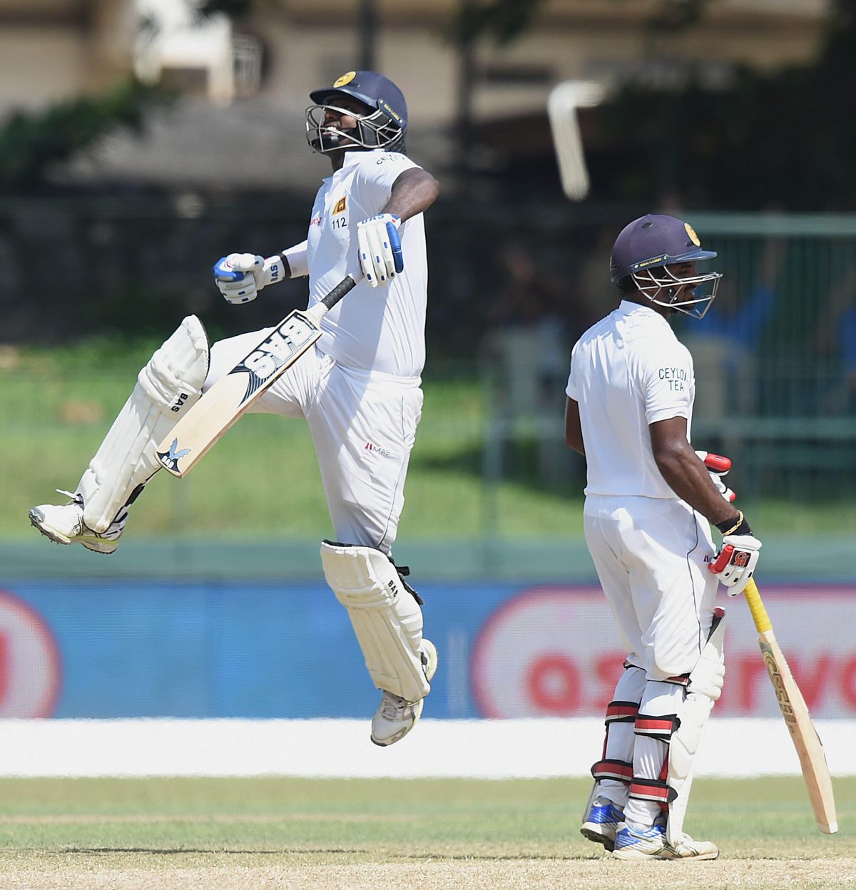 Sri Lanka’s Angelo Mathews celebrates his 14th test ton
