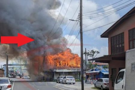 The fire that consumed the building on Lombard Street (GPL photo)