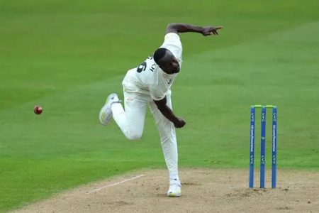 Kemar Roach recorded figures of
3-31 in 13 overs as Surrey dominated Warwickshire in the English County Championship