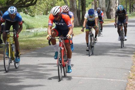  Team KFC Evolution standout, Paul DeNobrega won the 20-lap Alanzo Greaves Classic yesterday, besting a
quality field in perfect conditions for racing. (Emmerson Campbell 