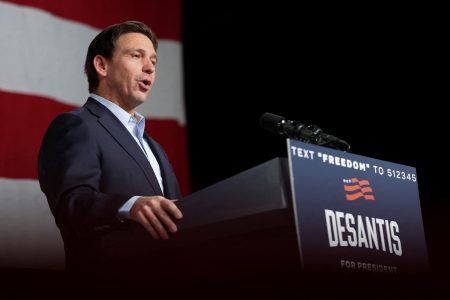 Florida Governor Ron Desantis kicks off his campaign for the 2024 Republican U.S. presidential nomination with his first official campaign event being an evening rally at the evangelical Eternity church in West Des Moines, Iowa, U.S. May 30, 2023.   REUTERS/Scott Morgan