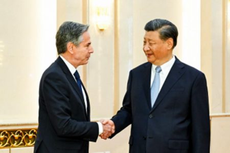 Chinese President Xi Jinping (right) meets with visiting US Secretary of State Antony Blinken in Beijing, capital of China, 19 June 2023. (Xinhua/Li Xueren) 