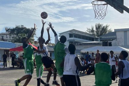 Part of the action between St. Stanislaus College and St. Rose’s High in the semi-final round.
