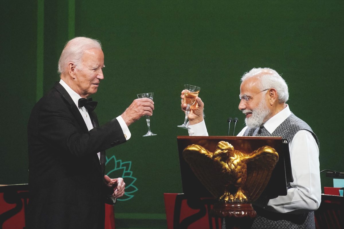 U.S. President Joe Biden (left)  and India’s Prime Minister Narendra Modi raise a toast during an official state dinner at the White House in Washington, U.S., June 22, 2023. REUTERS/Elizabeth Frantz TPX IMAGES OF THE DAY