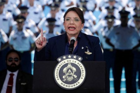 FILE PHOTO: Honduras President Xiomara Castro delivers a speech during a ceremony to mark the anniversary of the Honduran Air Force at the Hernan Acosta Air Base in Tegucigalpa, Honduras, April 21, 2023. REUTERS/Fredy Rodriguez/File Photo