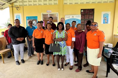 The Canadian delegation posing with regional officials, UNICEF representatives, Community Health Workers and parents at the Khans Hill’s Health Post where one of the Early Childhood Development corners is located. (UNICEF photo)
