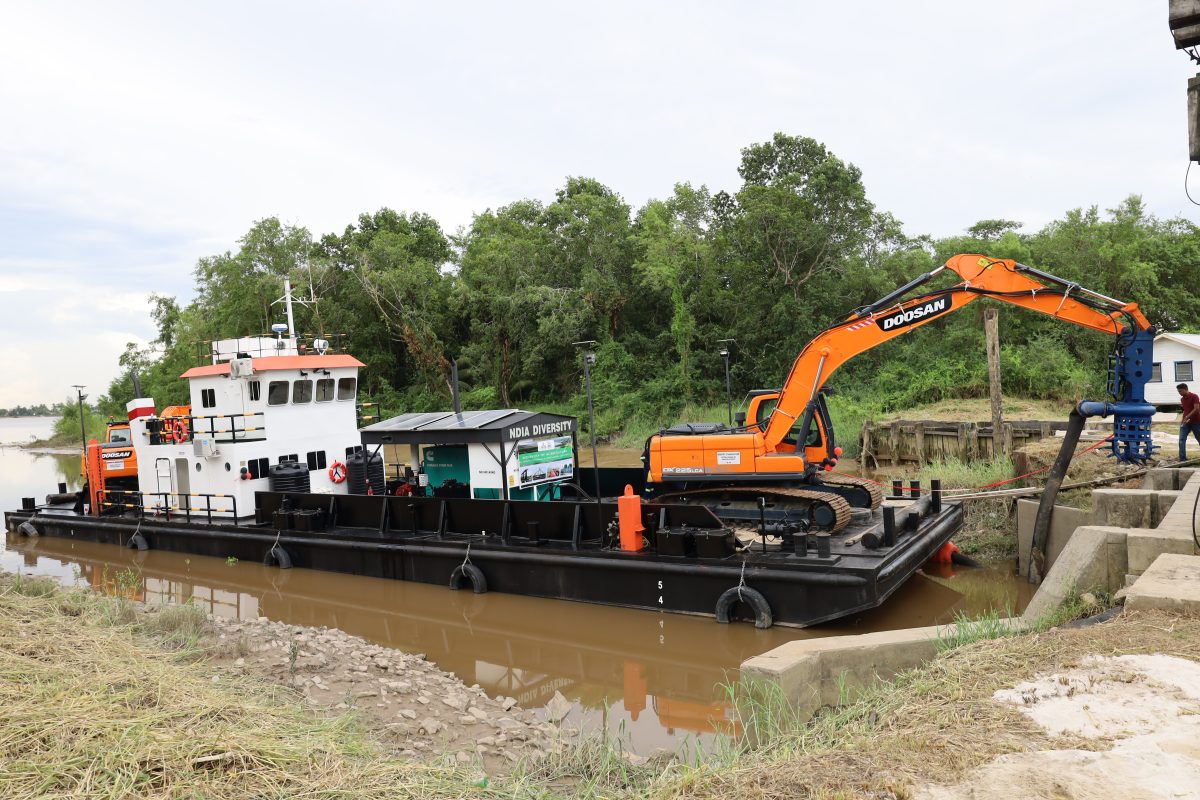 The cutter dredge (Ministry of Agriculture photo)