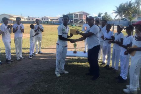 Man of the Finals Adrian Hetmyer receives his award