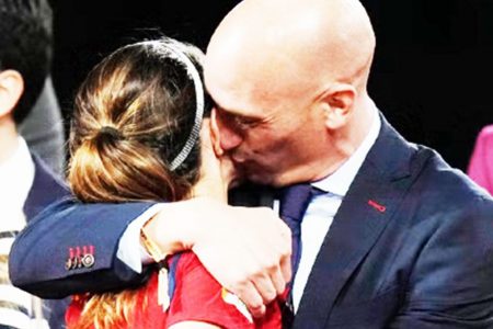 Luis Rubiales
and Jenni Hermoso.
