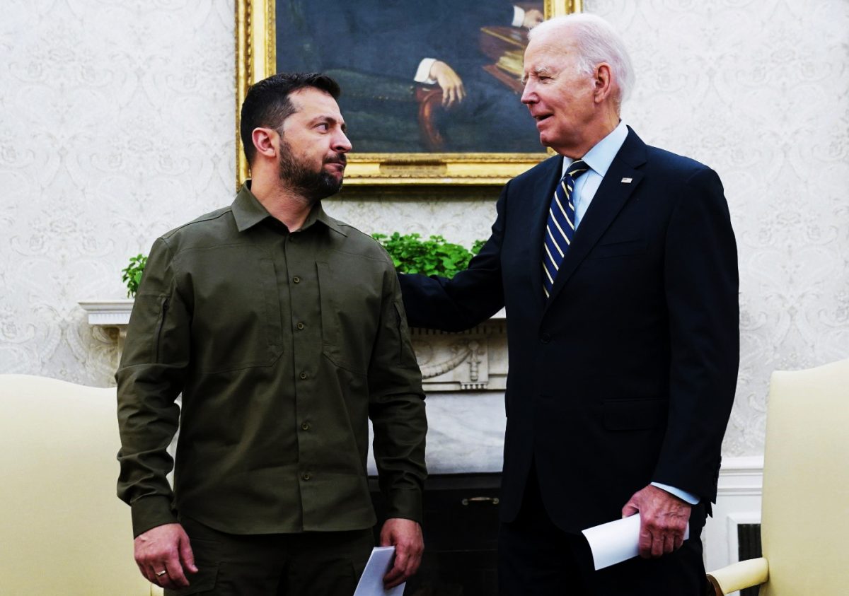 U.S. President Joe Biden (right) and Ukrainian President Volodymyr Zelenskiy yesterday. KEVIN LAMARQUE | Credit: REUTERS
