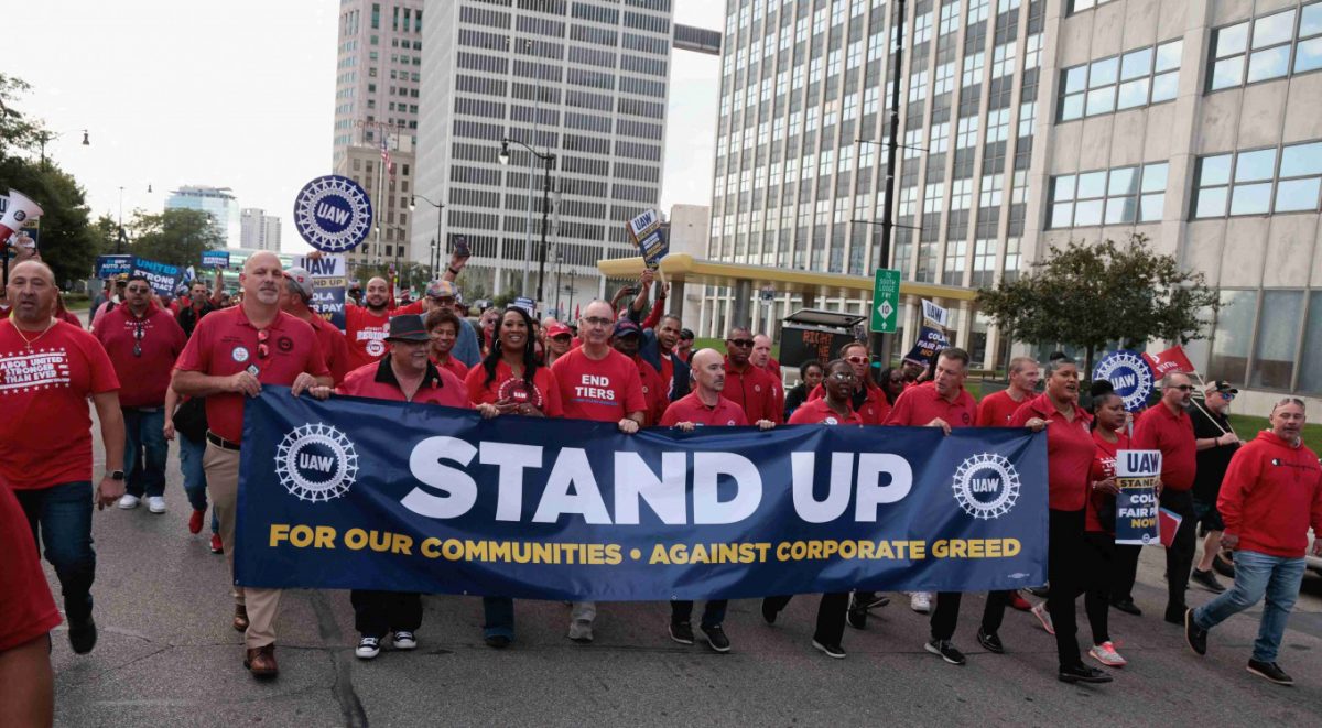 United Auto Workers president Shawn Fain and UAW members march in the street in support of striking UAW members in Detroit, Michigan, US September 15, 2023. (Reuters/REBECCA COOK)