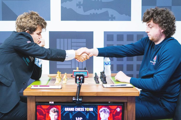 Magnus Carlsen (left) and Hans Niemann before the start of their controversial game at the St Louis Chess Club, in September 2022 (Lennart Ootes/St Louis Chess Club) 