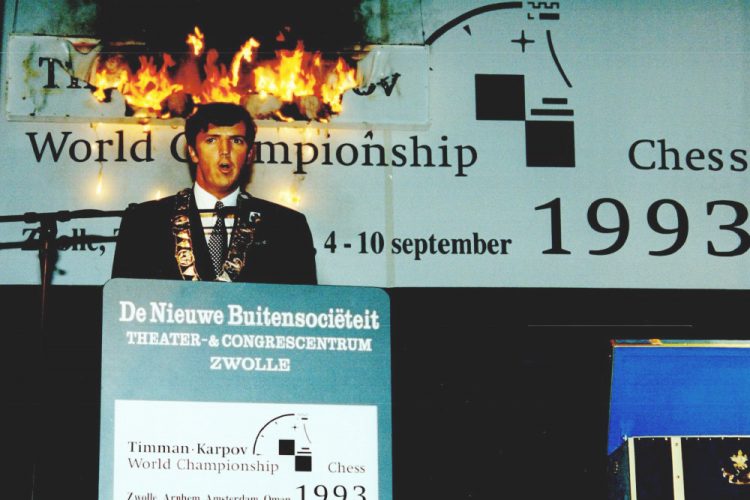 During the opening ceremony of the 1993 Anatoly Karpov-Jan Timman match; fire caused by pyrotechnics is evident in the background (Photo: Chessbase)
