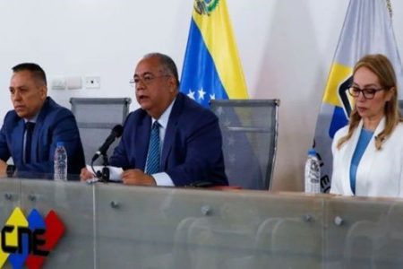 On October 21, the documents for the activation of the referendum were formally delivered to the CNE authorities. Oct. 23, 2023. | Photo: X/@FMCenterNoticia